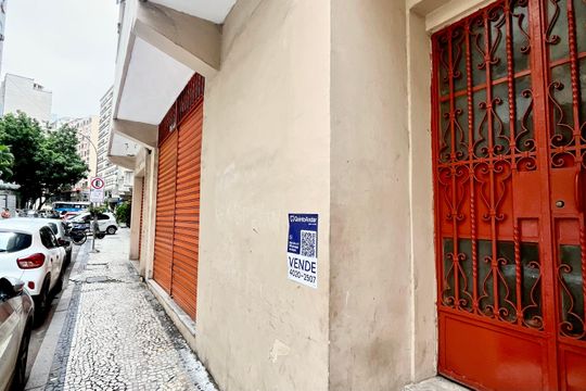 Placa de apartamento à venda com 2 quartos, 66m² em Copacabana, Rio de Janeiro