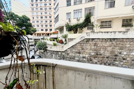 Varanda sala de apartamento à venda com 2 quartos, 66m² em Copacabana, Rio de Janeiro