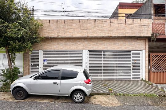 Fachada de casa à venda com 4 quartos, 250m² em Baeta Neves, São Bernardo do Campo