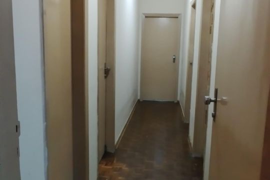 Corredor de casa à venda com 3 quartos, 300m² em Jardim das Flores, São Paulo