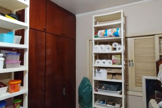 Quarto de casa à venda com 3 quartos, 300m² em Jardim das Flores, São Paulo