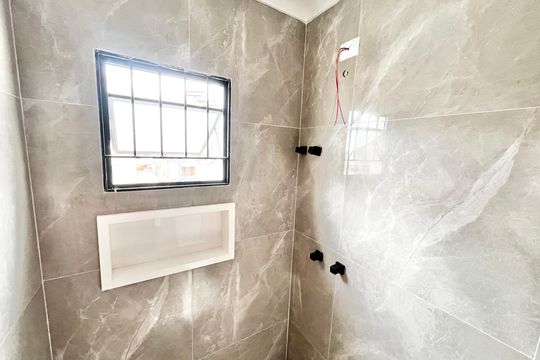 Banheiro da Suíte 2 de casa para alugar com 2 quartos, 135m² em Vila Prado, São Paulo