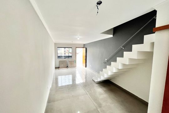 Sala de casa para alugar com 2 quartos, 135m² em Vila Prado, São Paulo
