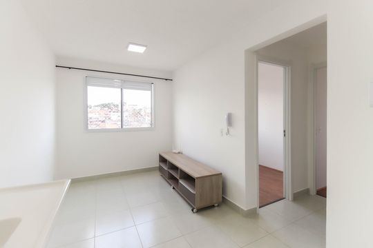 Sala - Cozinha de apartamento para alugar com 2 quartos, 34m² em Vila Carmosina, São Paulo