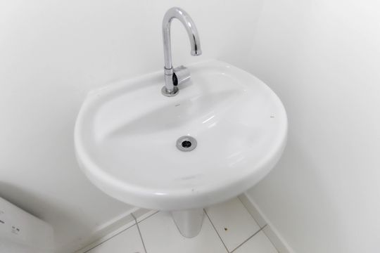 Banheiro de apartamento à venda com 2 quartos, 34m² em Vila Carmosina, São Paulo