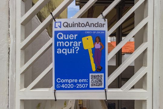 Plaquinha instalada de casa de condomínio à venda com 2 quartos, 102m² em Vila Invernada, São Paulo
