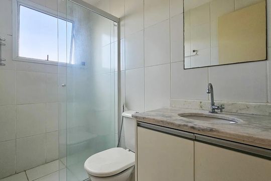 Banheiro de apartamento à venda com 2 quartos, 70m² em Retiro, Jundiaí