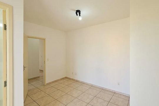 Quarto de apartamento à venda com 2 quartos, 70m² em Retiro, Jundiaí
