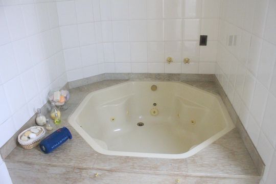 Banheiro da Suíte 1 de apartamento à venda com 3 quartos, 348m² em Santo Antônio, São Caetano do Sul