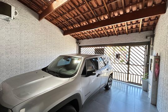 Garagem de casa para alugar com 3 quartos, 200m² em Vila Paulista, Guarulhos
