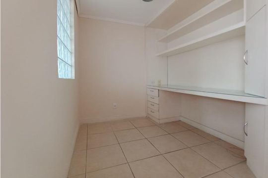 Dispensa de apartamento à venda com 2 quartos, 140m² em Praia de Belas, Porto Alegre