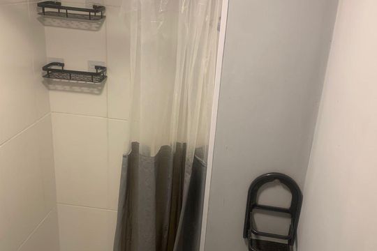 Banheiro de apartamento para alugar com 1 quarto, 27m² em Sé, São Paulo