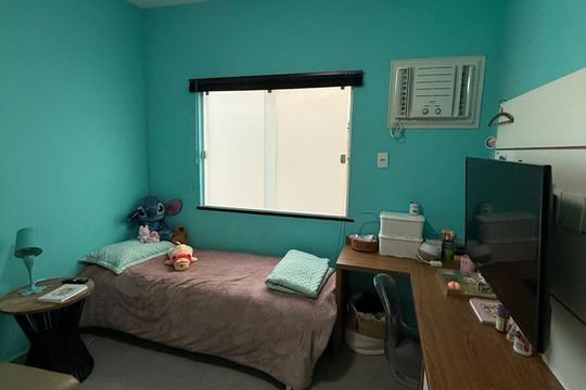 Quarto de casa de condomínio à venda com 3 quartos, 214m² em Freguesia (Jacarepaguá), Rio de Janeiro