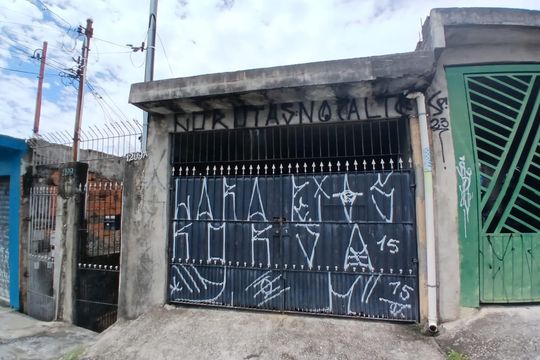 Fachada de casa à venda com 4 quartos, 172m² em Jardim Peri, São Paulo