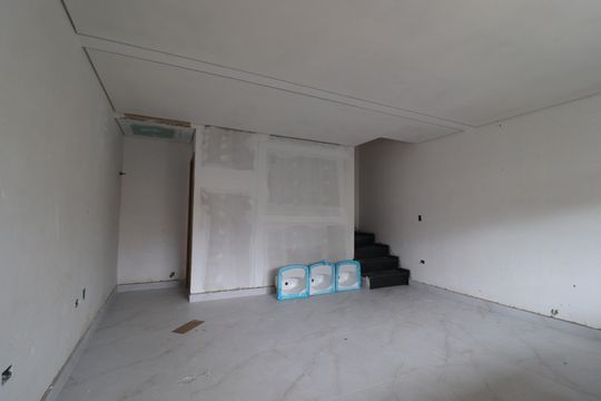 Casa à venda com 3 quartos, 90m² em Vila Scarpelli, Santo André