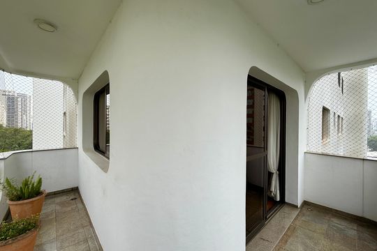 Sacada  de apartamento à venda com 4 quartos, 320m² em Campo Belo, São Paulo