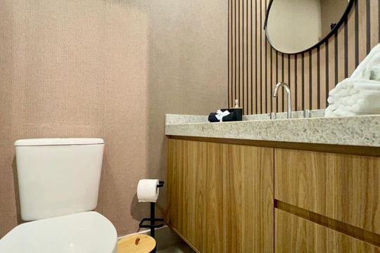 Banheiro de kitnet/studio à venda com 1 quarto, 28m² em Paraíso, São Paulo