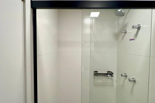 Banheiro de kitnet/studio à venda com 1 quarto, 28m² em Paraíso, São Paulo