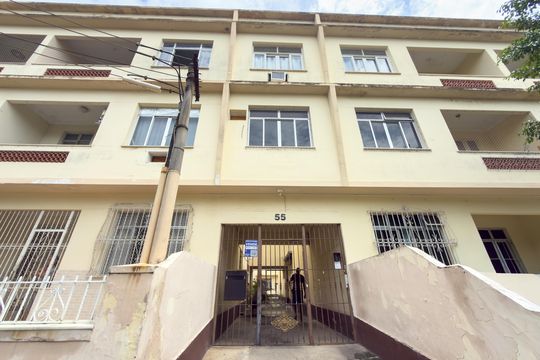 Fachada de apartamento para alugar com 3 quartos, 80m² em Olaria, Rio de Janeiro