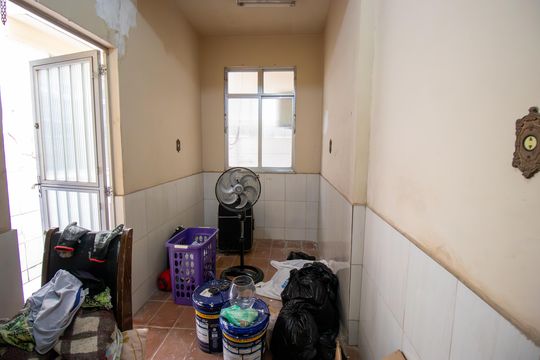 Quarto de Serviço de apartamento para alugar com 3 quartos, 80m² em Olaria, Rio de Janeiro