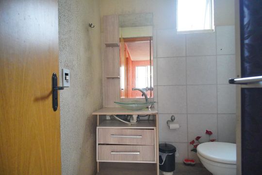 Banheiro de apartamento para alugar com 2 quartos, 43m² em Duque de Caxias, São Leopoldo