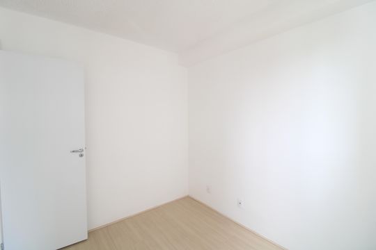 Quarto 1 de apartamento para alugar com 2 quartos, 34m² em Jardim Sabara, São Paulo