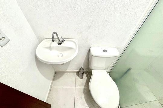 Banheiro de casa para alugar com 1 quarto, 32m² em Penha de França, São Paulo