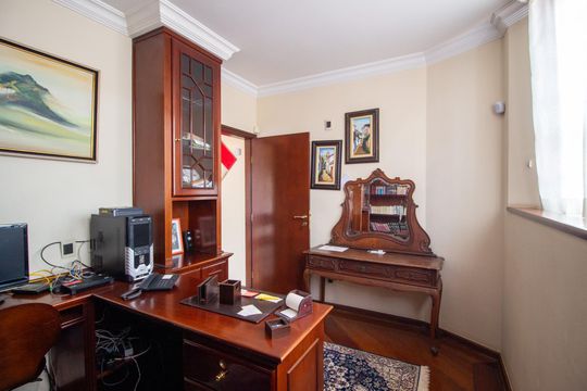 Escritório de casa para alugar com 3 quartos, 334m² em Vila Santana, Sorocaba