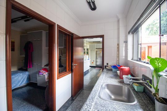 Área de Serviço de casa para alugar com 3 quartos, 334m² em Vila Santana, Sorocaba