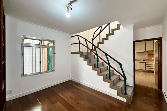 Sala de casa para alugar com 3 quartos, 222m² em Campo Belo, São Paulo