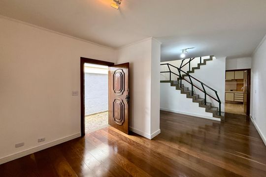 Sala de casa para alugar com 3 quartos, 222m² em Campo Belo, São Paulo