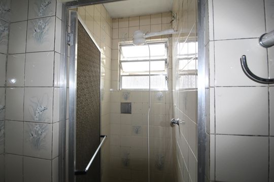 Banheiro Suíte de casa de condomínio para alugar com 3 quartos, 120m² em Taquara, Rio de Janeiro
