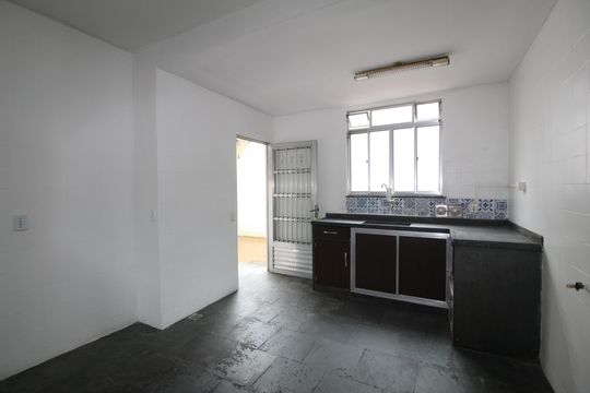 Cozinha de casa de condomínio para alugar com 3 quartos, 120m² em Taquara, Rio de Janeiro