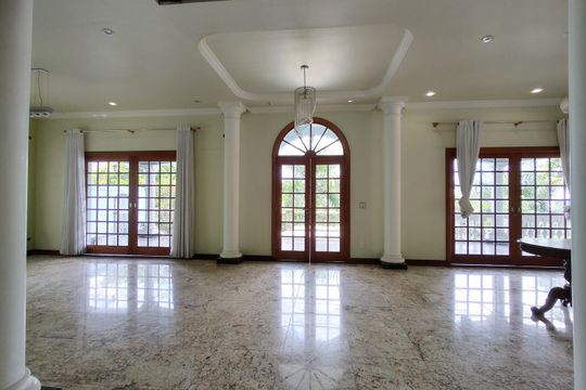 Sala de casa de condomínio à venda com 4 quartos, 1000m² em Pechincha, Rio de Janeiro