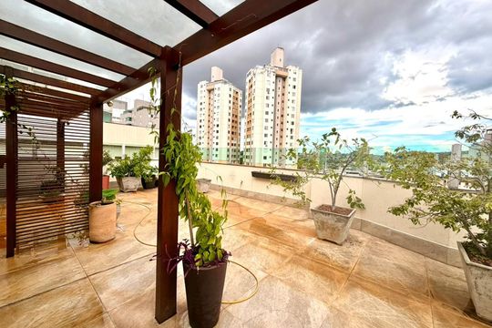 Apartamento à venda com 3 quartos, 190m² em Horto, Belo Horizonte