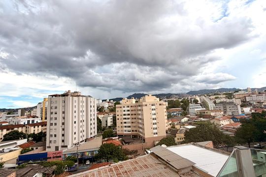 Apartamento à venda com 3 quartos, 190m² em Horto, Belo Horizonte