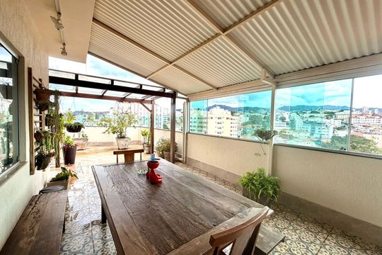 Apartamento à venda com 3 quartos, 190m² em Horto, Belo Horizonte