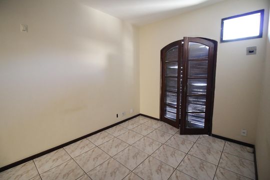 Suíte  de casa de condomínio para alugar com 4 quartos, 200m² em Taquara, Rio de Janeiro