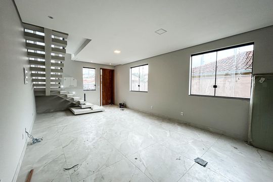 Casa à venda com 3 quartos, 180m² em Canaa, Belo Horizonte