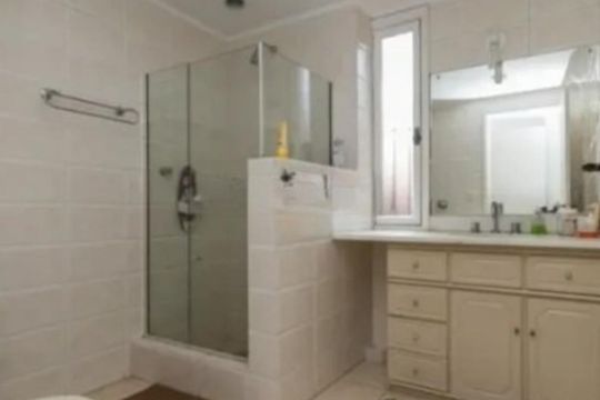 Banheiro de apartamento para alugar com 3 quartos, 95m² em Moinhos de Vento, Porto Alegre