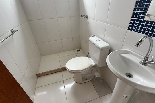 Banheiro quarto 3 de casa à venda com 4 quartos, 200m² em Vargem Grande, Rio de Janeiro