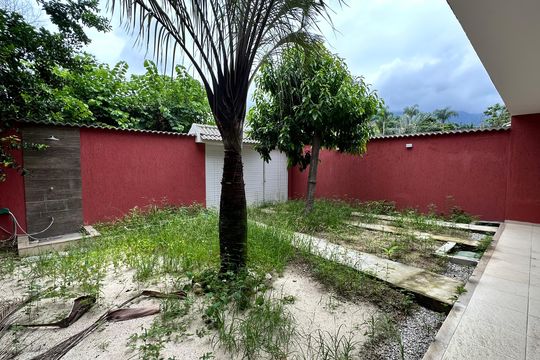 Quintal de casa à venda com 4 quartos, 200m² em Vargem Grande, Rio de Janeiro