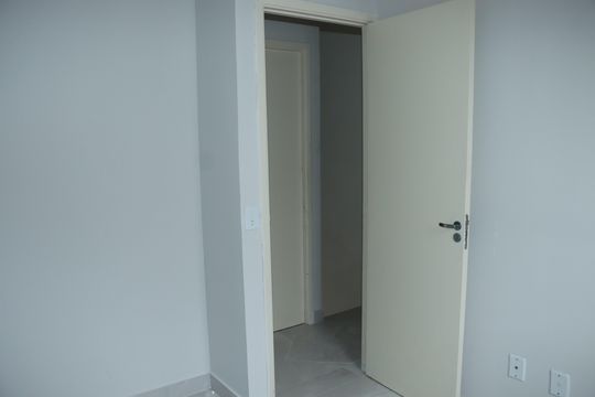 Casa de Condomínio para alugar com 2 quartos, 50m² em Chácara Tropical (caucaia do Alto), Cotia