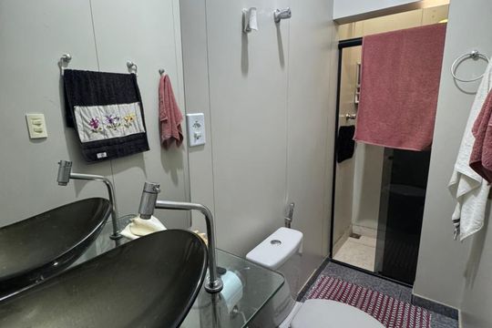 banheiro 2 de casa à venda com 4 quartos, 210m² em Boa Vista, Belo Horizonte