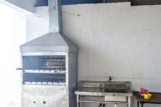 Casa para alugar com 2 quartos, 270m² em Cosmos, Rio de Janeiro