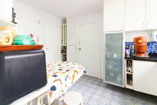 Cozinha de apartamento à venda com 2 quartos, 207m² em Perdizes, São Paulo