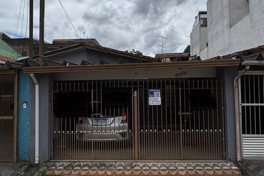 Fachada de casa para alugar com 2 quartos, 100m² em Jardim Pilar, Santo André