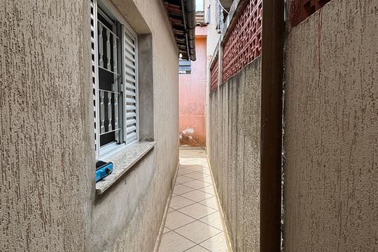 Corredor de casa para alugar com 2 quartos, 100m² em Jardim Pilar, Santo André