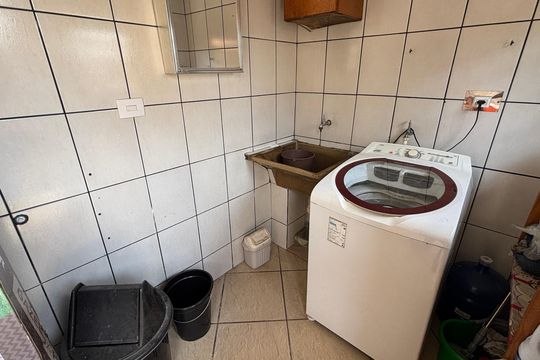Área de Serviço de casa para alugar com 2 quartos, 100m² em Jardim Pilar, Santo André