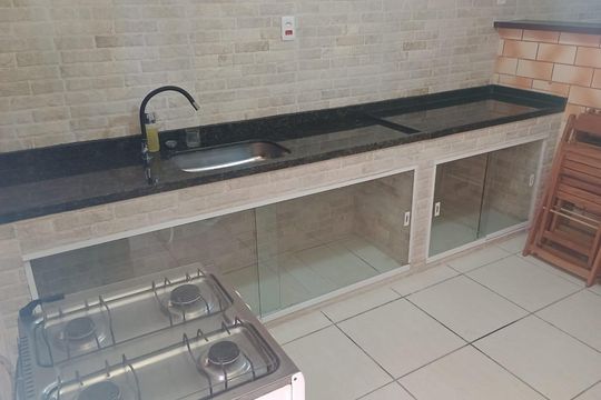 Cozinha de casa para alugar com 2 quartos, 75m² em Guaratiba, Maricá